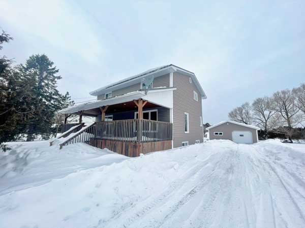 Narozanski North Real Estate Brokerage 21 Narozanski North Real Estate Brokerage 15