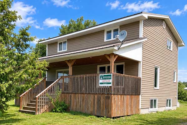 Narozanski North Real Estate Brokerage 33 Narozanski North Real Estate Brokerage 29