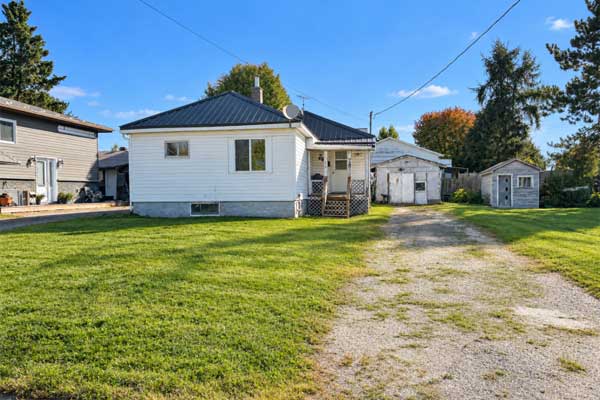 Narozanski North Real Estate Brokerage 19 Narozanski North Real Estate Brokerage 15