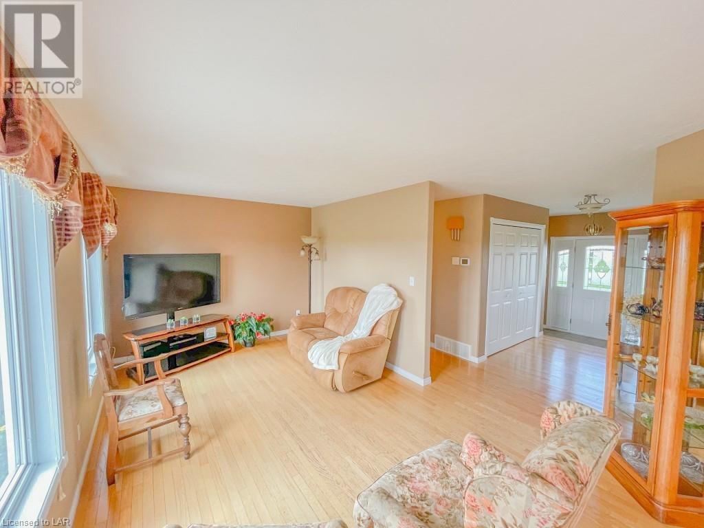 2323 Dominion Drive, Hanmer, Ontario P3P 0A5 (23196852) Narozanski