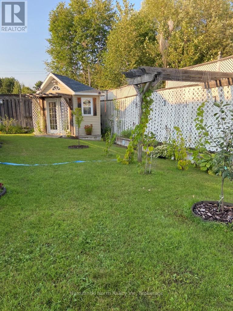 46 Tamerack Avenue, West Nipissing, Ontario  P2B 3H3 - Photo 38 - X12090096