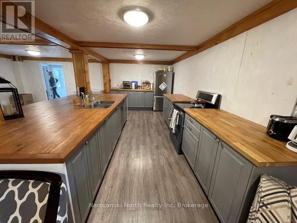 120 Happy Landing Road, French River, Ontario  P0M 2N0 - Photo 13 - X12108537