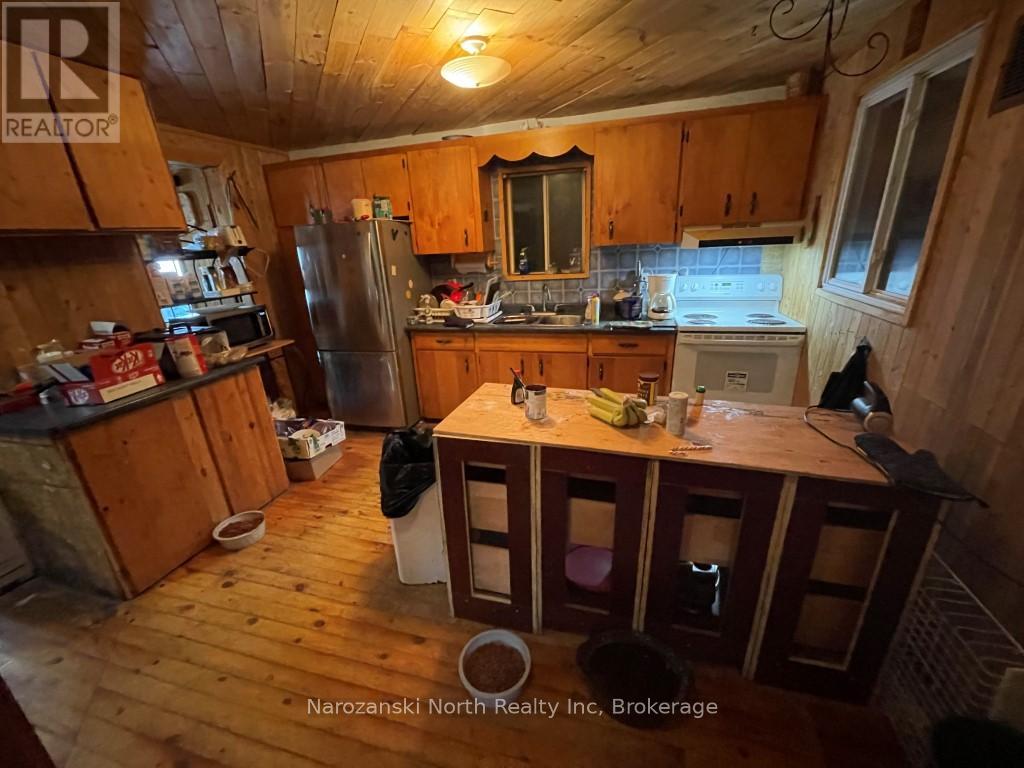 1 Phipps Street, Gore Bay, Ontario  P0P 1H0 - Photo 6 - X12121089