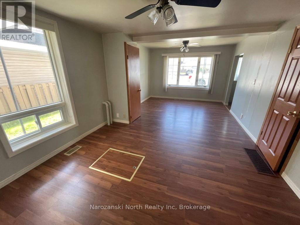 172 Parker Street, West Nipissing, Ontario  P2B 1L3 - Photo 2 - X12163119