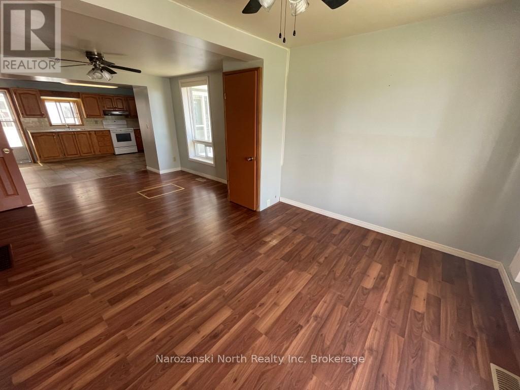 172 Parker Street, West Nipissing, Ontario  P2B 1L3 - Photo 4 - X12163119