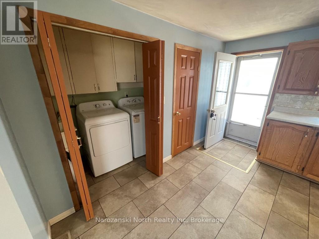 172 Parker Street, West Nipissing, Ontario  P2B 1L3 - Photo 6 - X12163119