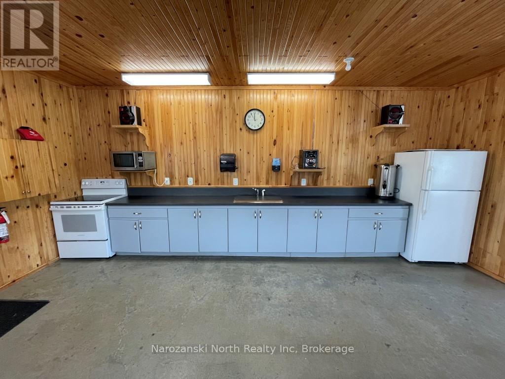 311 Turenne Road, French River, Ontario  P0M 1A0 - Photo 29 - X12213344
