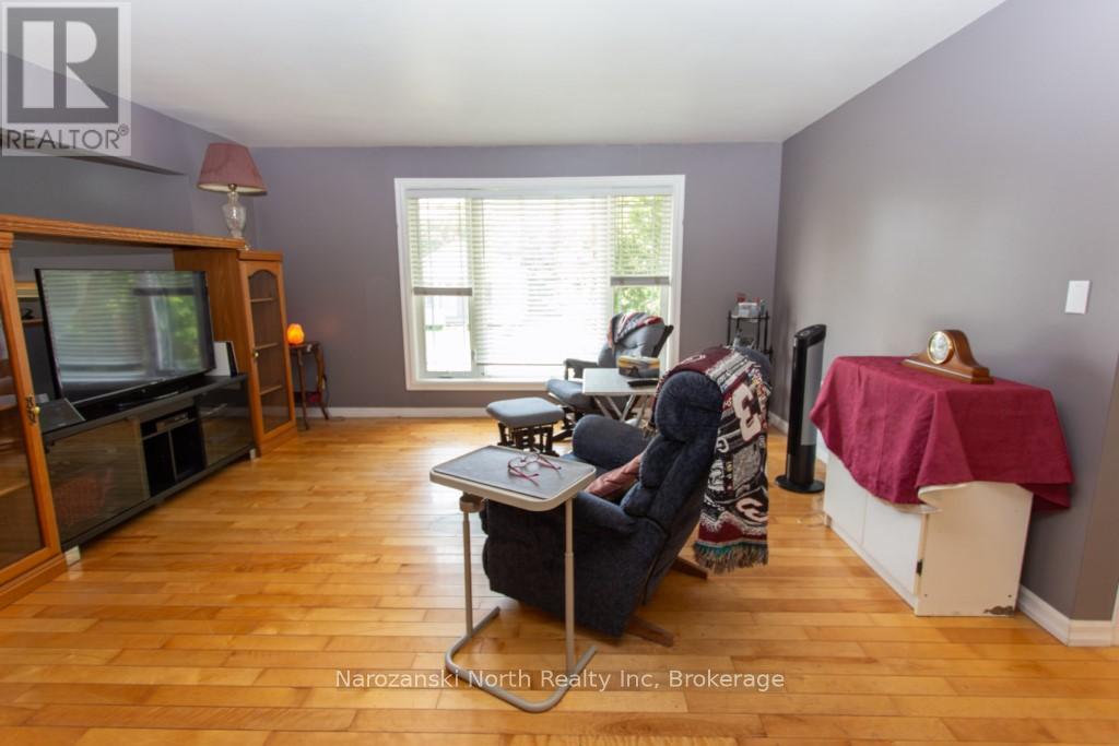 20 Dollard Street, French River, Ontario  P0M 2N0 - Photo 8 - X12297773