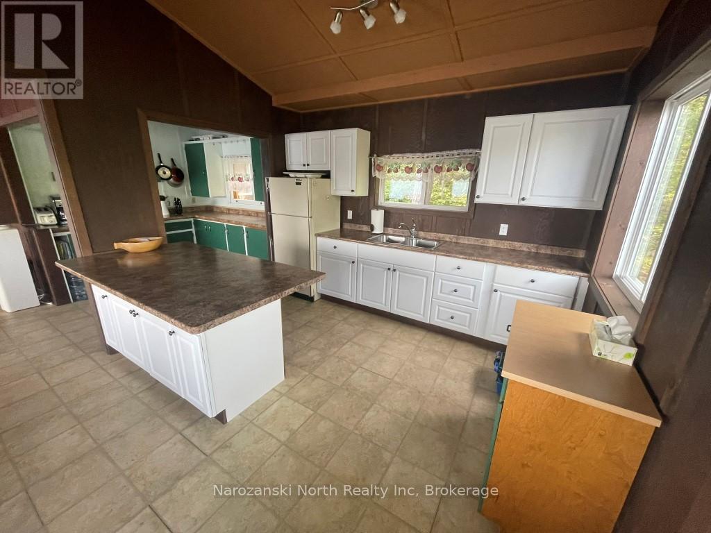 99 B Zettler Bay Road, French River, Ontario  P0M 2N0 - Photo 9 - X12309424