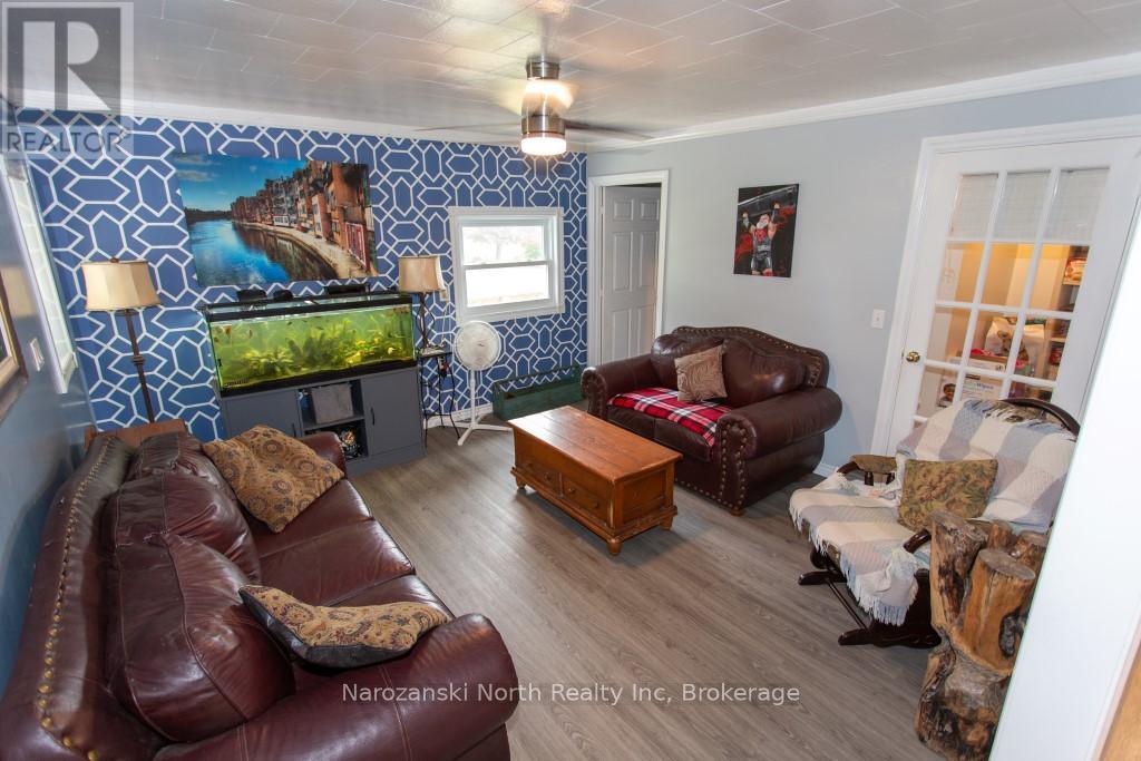 33 Little Brule Road, Markstay-Warren, Ontario  P0M 2W0 - Photo 7 - X12342686