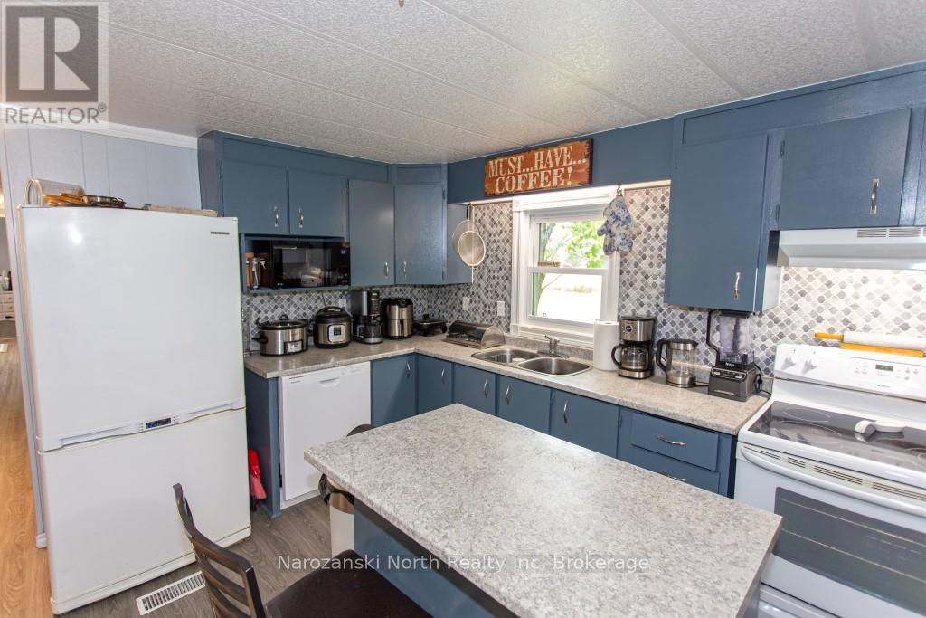 33 Little Brule Road, Markstay-Warren, Ontario  P0M 2W0 - Photo 8 - X12342686