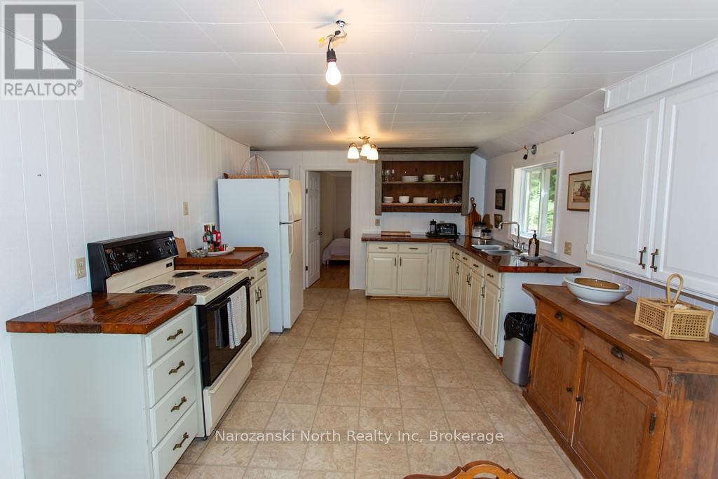 118a Plouffe Road, French River, Ontario  P0M 2N0 - Photo 10 - X12346208