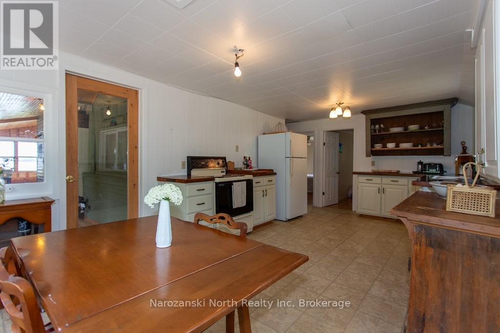 118a Plouffe Road, French River, Ontario  P0M 2N0 - Photo 11 - X12346208
