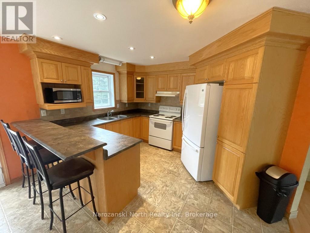 30 Presquille Road, French River, Ontario  P0M 1A0 - Photo 8 - X12370985