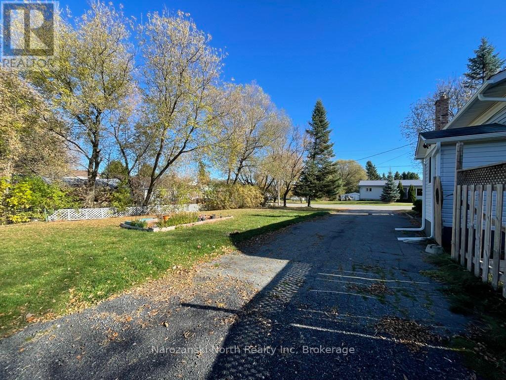 11 John Street, St. Charles, Ontario  P0M 2W0 - Photo 22 - X12469974