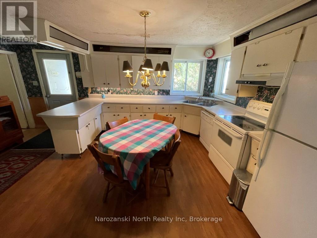 6 Champlain Street, French River, Ontario  P0M 2N0 - Photo 4 - X12470239
