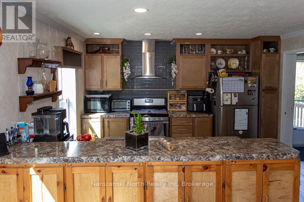 4560 Hwy 11 Highway N, Temagami, Ontario  P0H 2H0 - Photo 12 - X12572598