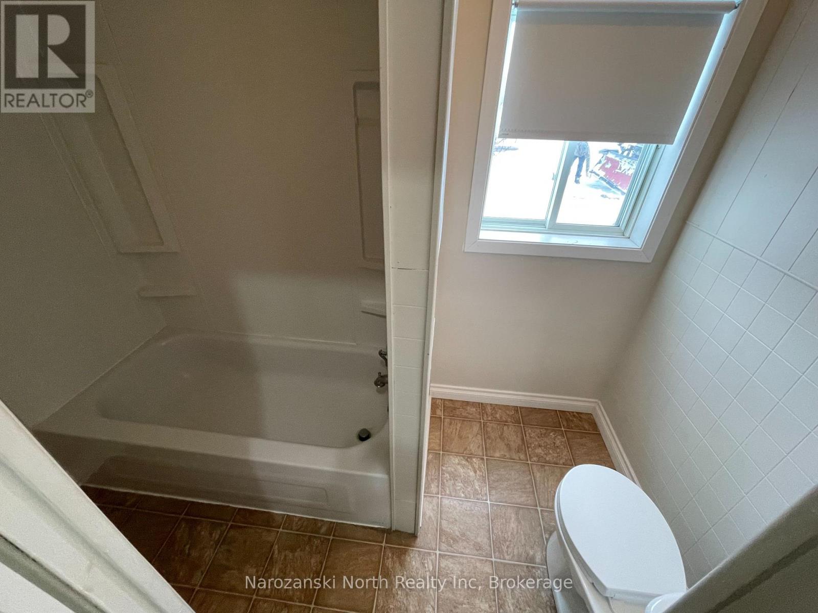 16 Notre Dame Street W, French River, Ontario  P0M 2N0 - Photo 12 - X12610176