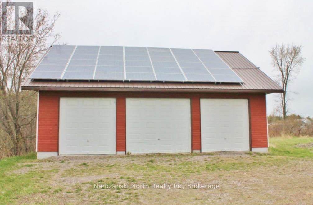 16 Notre Dame Street W, French River, Ontario  P0M 2N0 - Photo 3 - X12610176