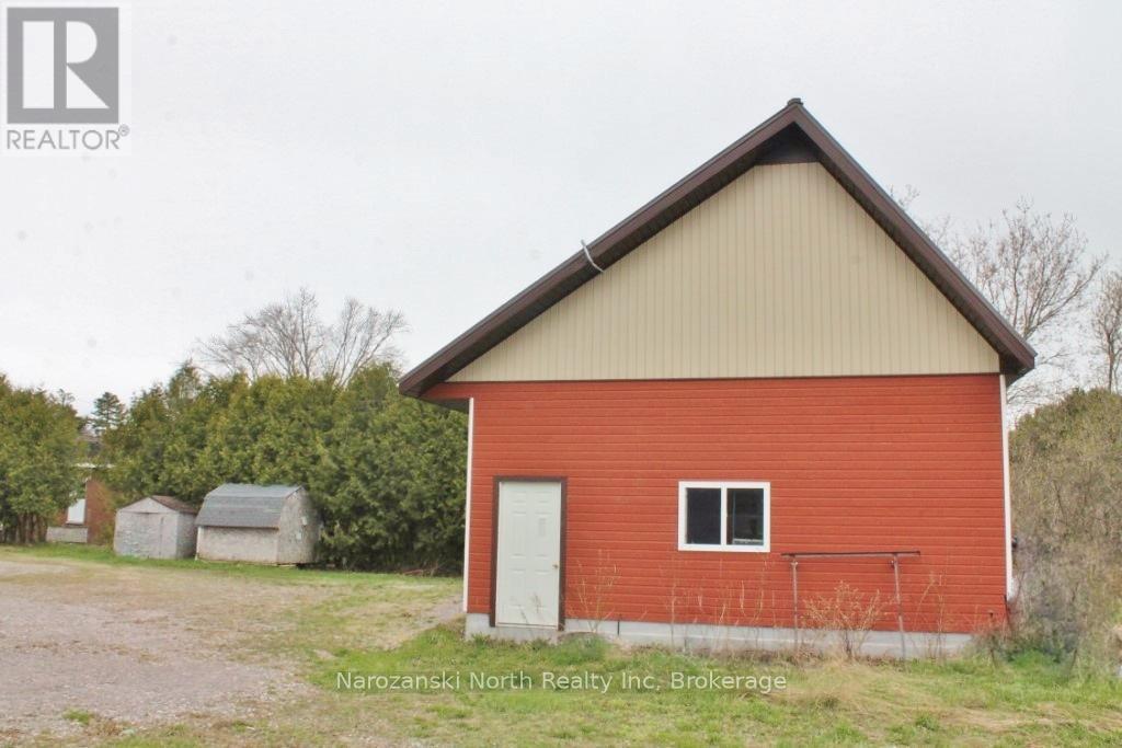 16 Notre Dame Street W, French River, Ontario  P0M 2N0 - Photo 4 - X12610176