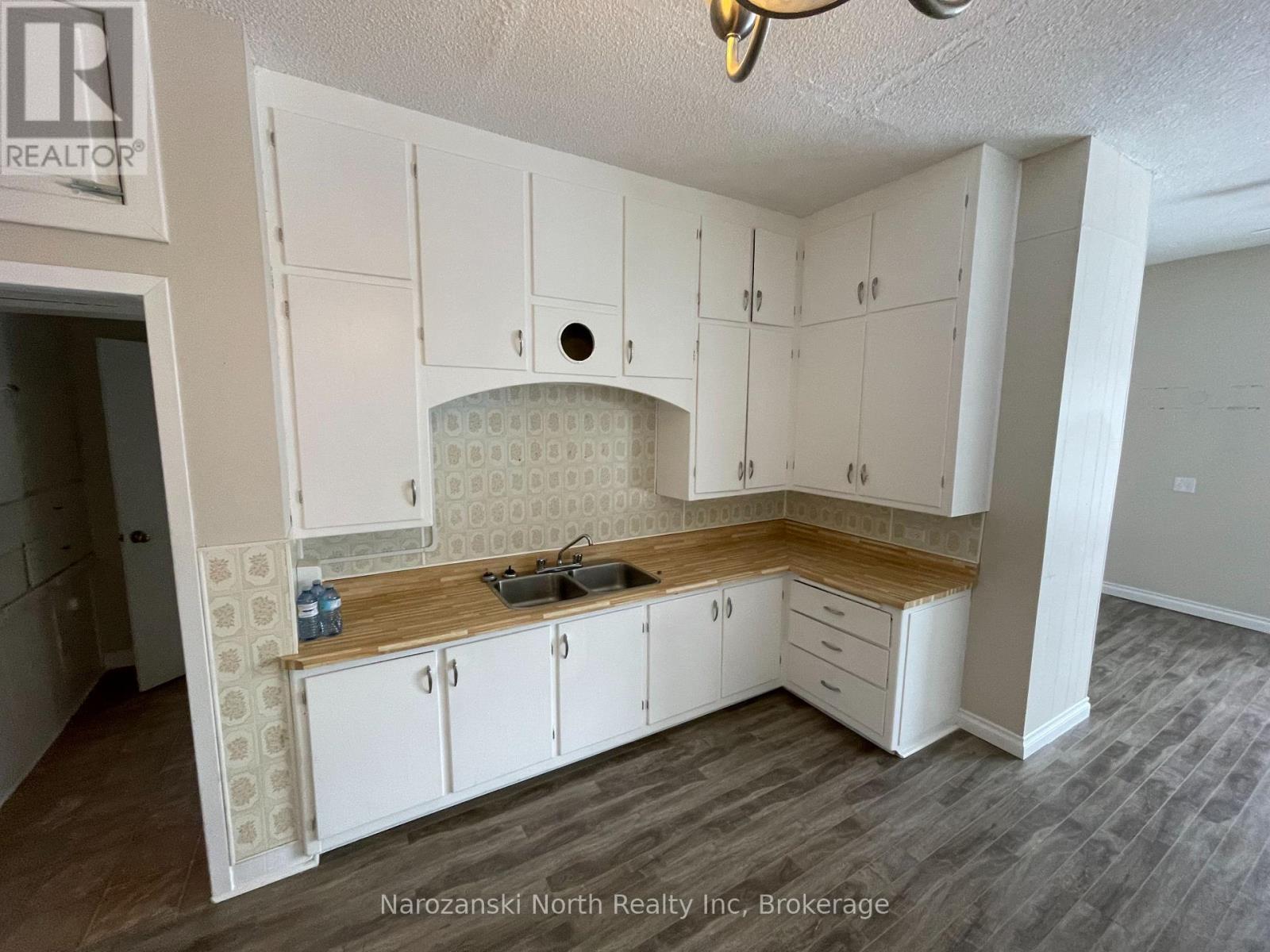 16 Notre Dame Street W, French River, Ontario  P0M 2N0 - Photo 7 - X12610176