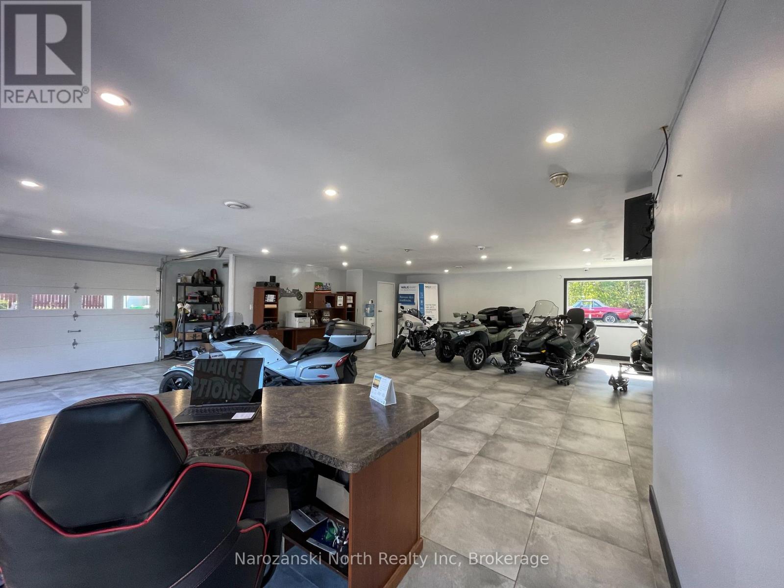 469 Kingsway, Greater Sudbury, Ontario  P3B 2E1 - Photo 12 - X12683942