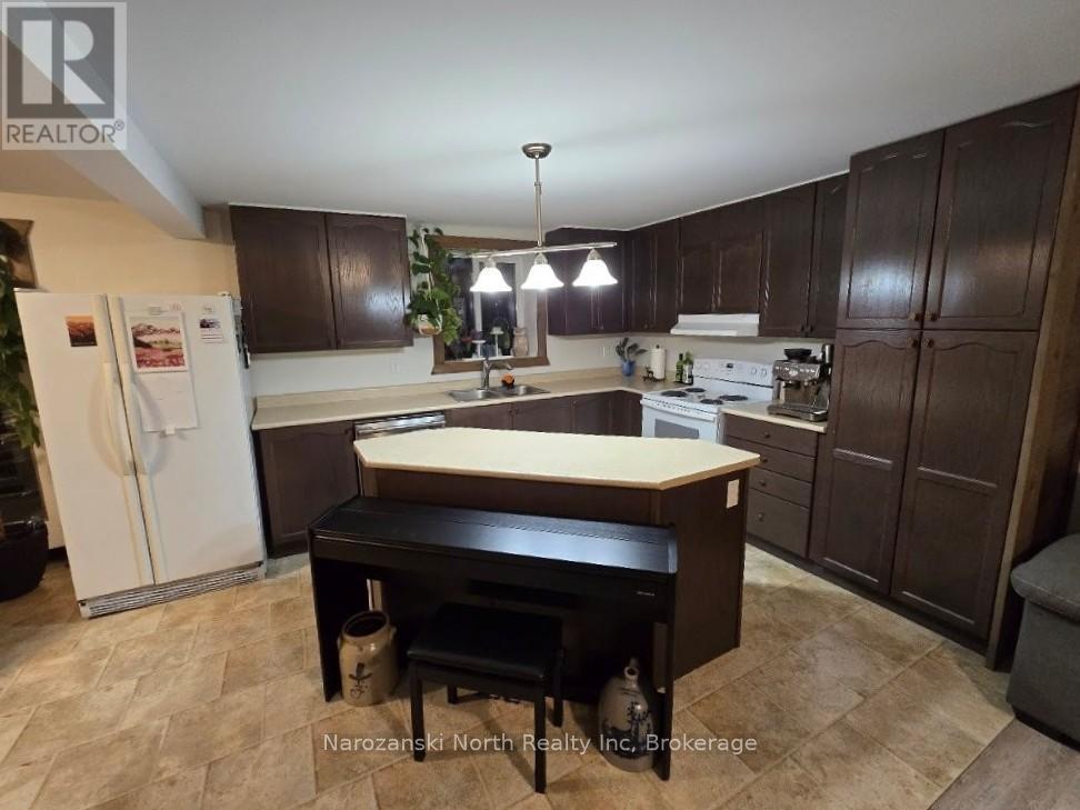 809 Highway 64 Highway, French River, Ontario  P0M 1A0 - Photo 11 - X13045938