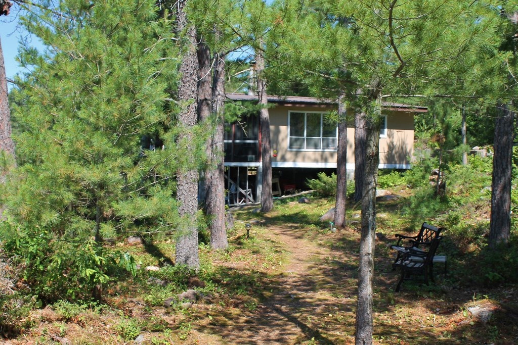 Stunning Lot - , No Second Best Here!!, Ontario    - Photo 2 - RP573655915