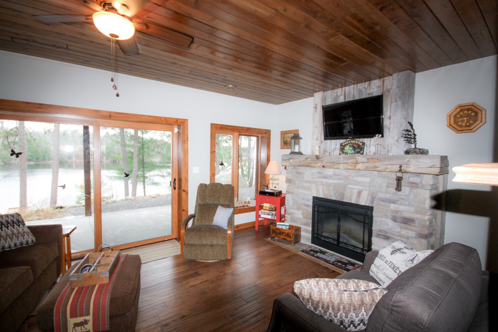 Extra Ordinary Cottage , Life Is Inspired At Cedar Brae!, Ontario    - Photo 10 - RP687718049