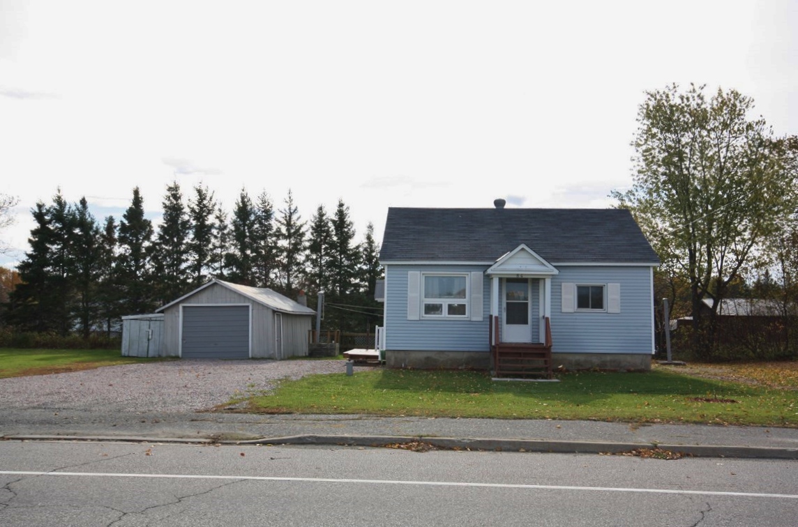 Get Into The Market! , Priced To Sell!, Ontario    - Photo 2 - RP5463532388