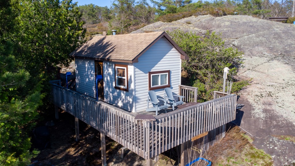 At This Waterfront Hideaway, You Will Never Want To Be Found, Ontario  P0M 1A0 - Photo 3 - RP5519699661