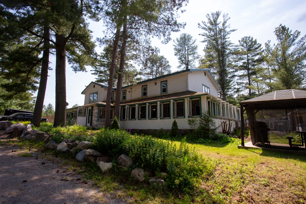 Take A Minute To Take All Of This In., Simply The Best , Ontario  P0M 1A0 - Photo 3 - CL4427469956