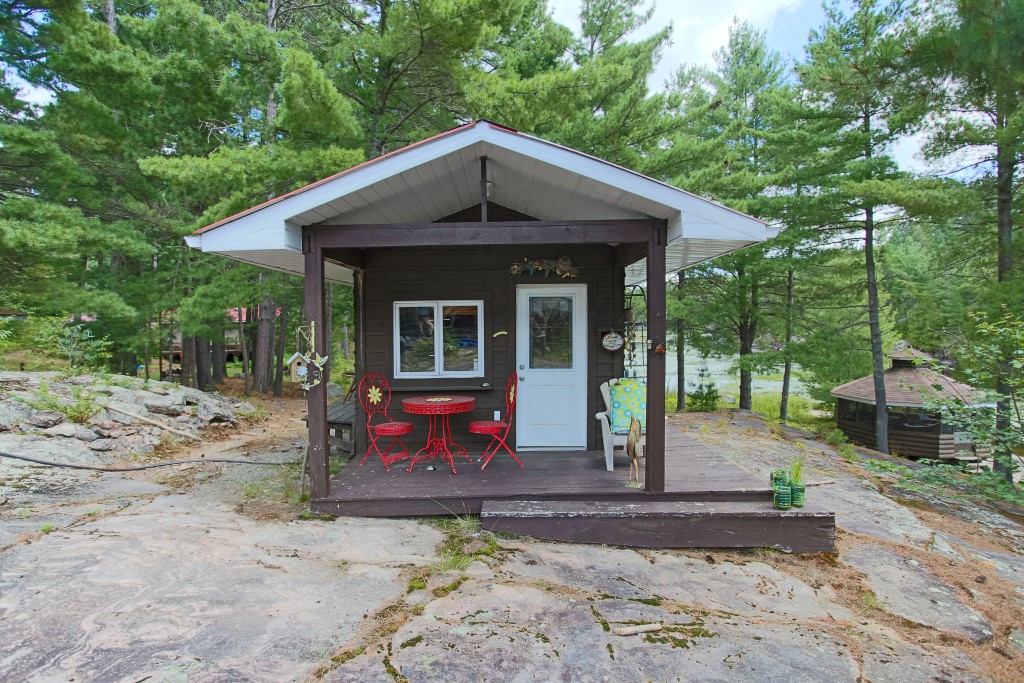 A Family Of Timer Royalty , Lake Nipissing, Ontario   - Photo 12 - RP5648135506
