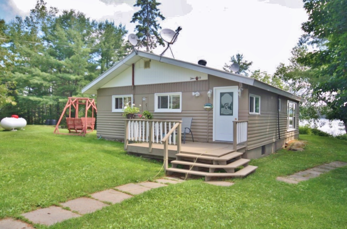 Two For One!!, Family Compound!!, Ontario    - Photo 2 - RP945087865